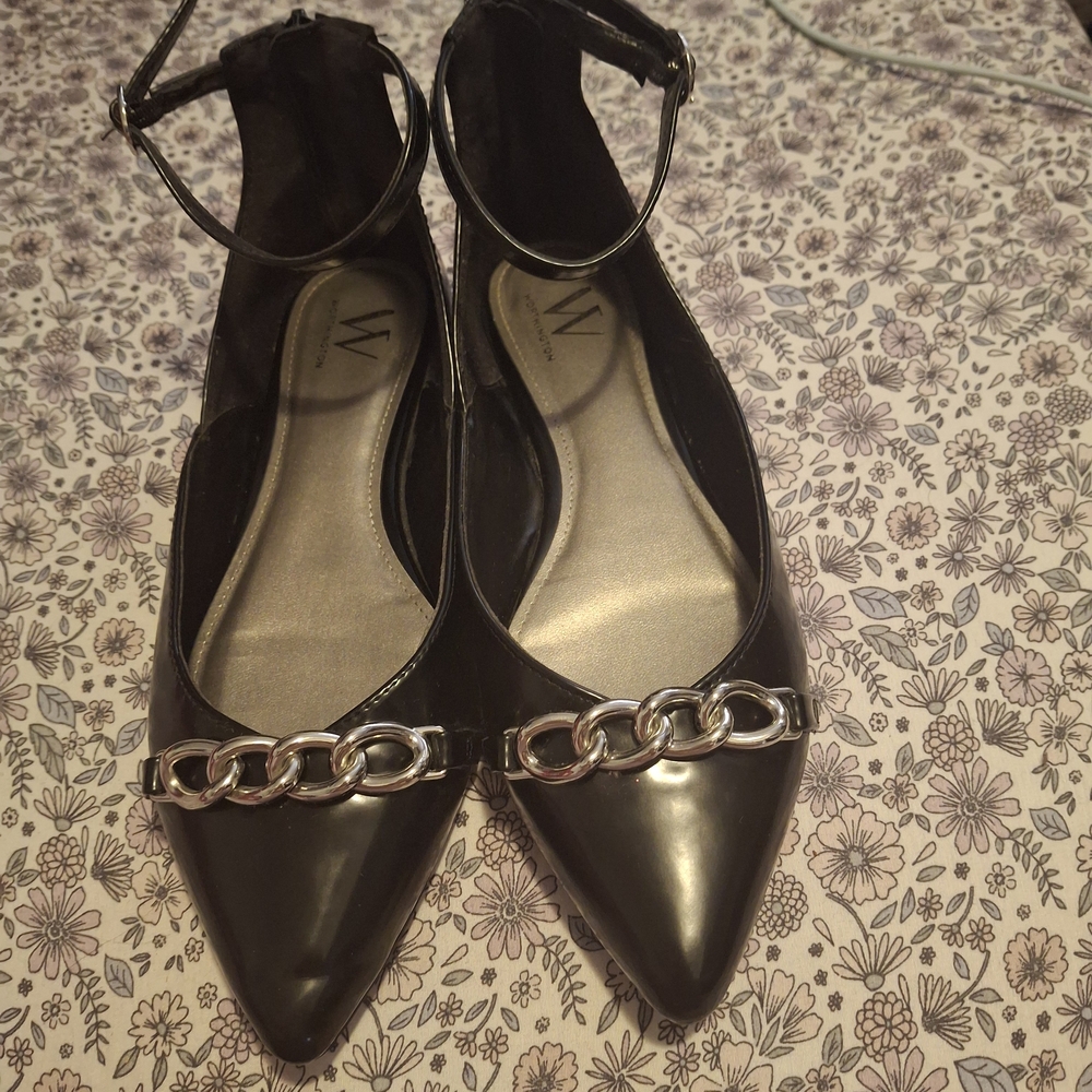 Elegant Black Women's Flats with Chain Detail